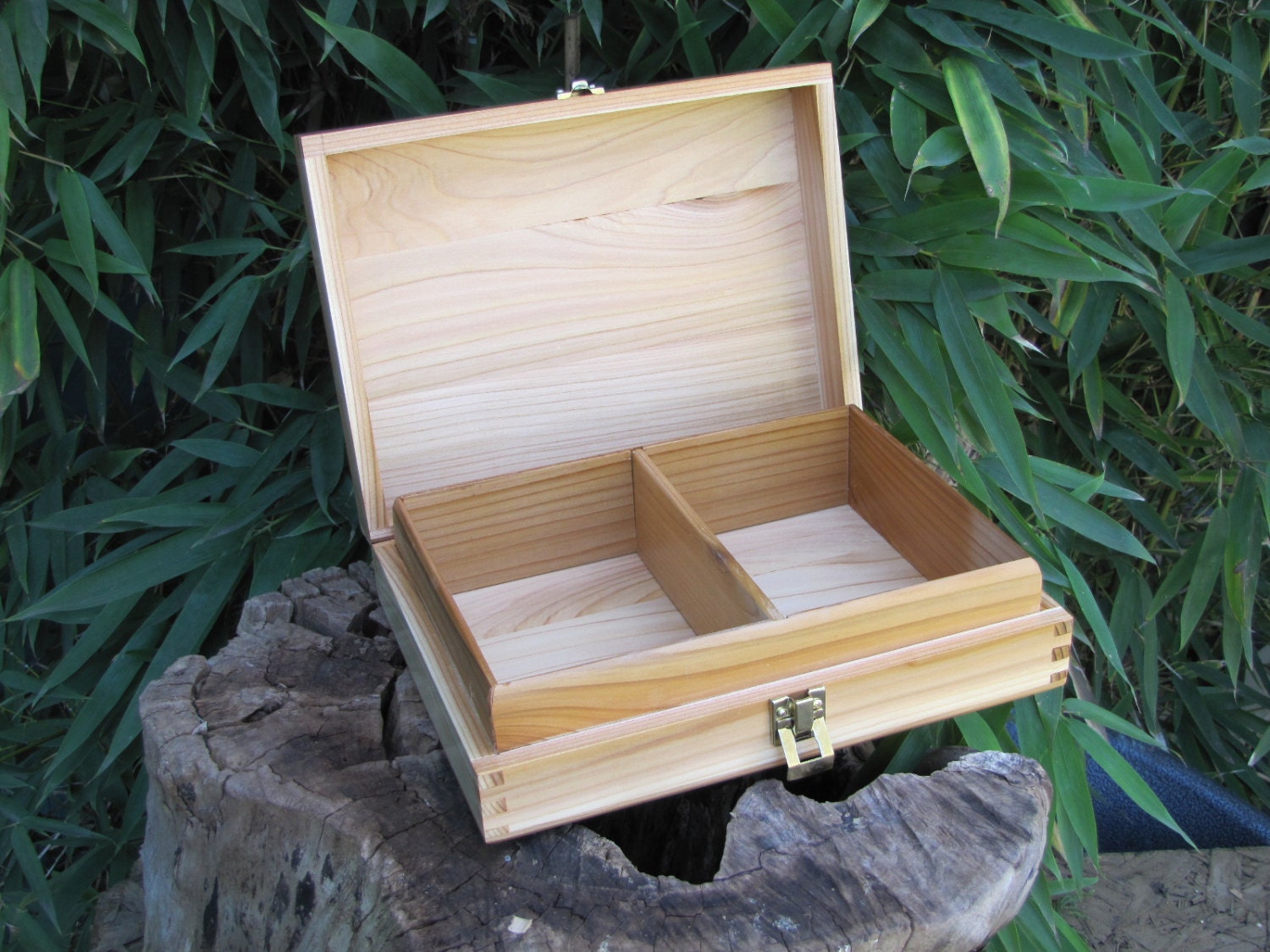 Cedar Keepsake & Photo Box 4 by 6 Photos ks20303J by MAYSandMAYS