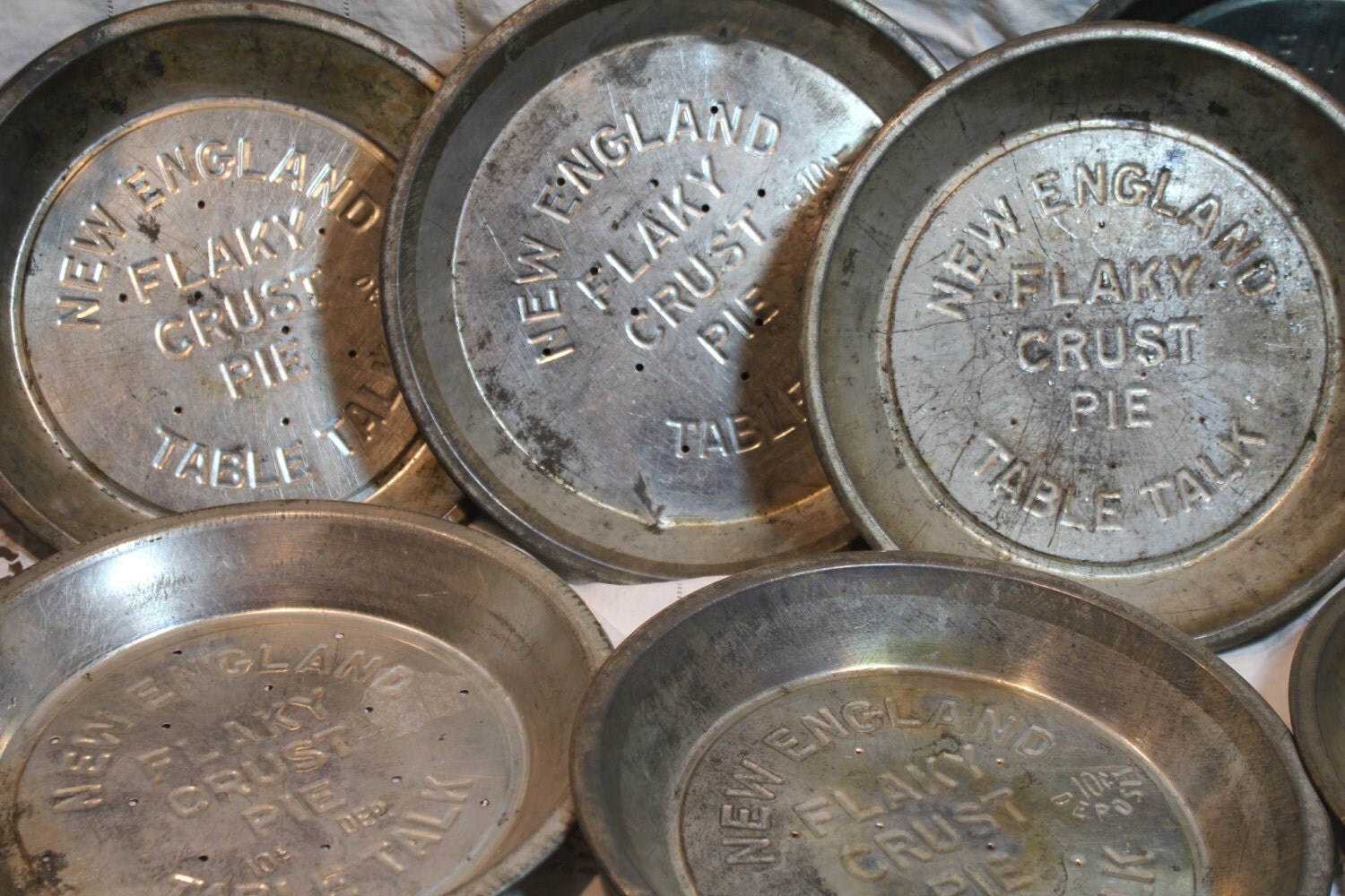 Vintage Pie Tins New England Table Talk by RoamingRoosterShoppe