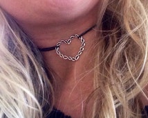 AI152 - Statement Heart Shaped Choker