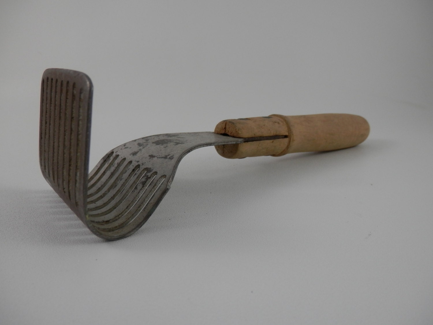 Antique Rapid Potato Masher Beater Kitchen Wood Handle Utensil