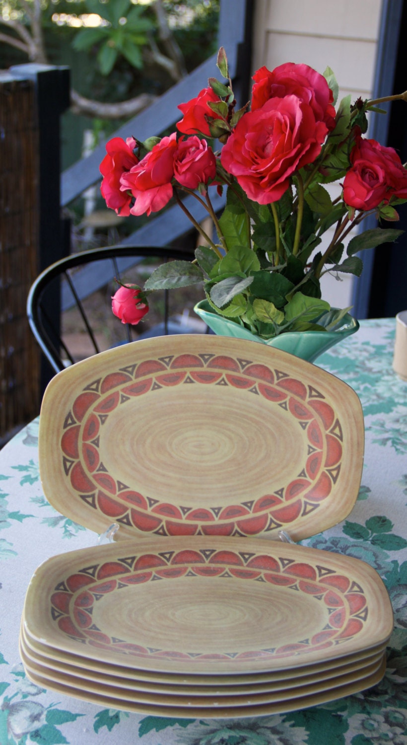 Vintage 1970 Bessamerware Oblong BBQ dinner plates (6) Haute Juice