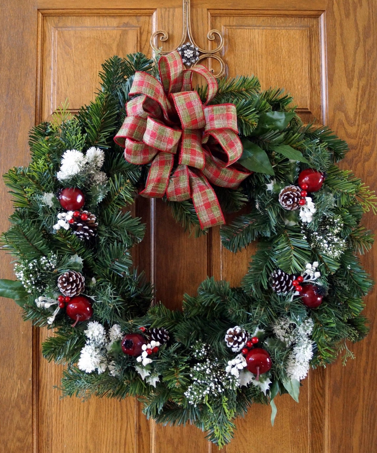 Christmas Wreath,Primitive Wreath, Holiday Red Apples Wreath, Winter Wreath, Rustic Christmas Wreath 26 inch