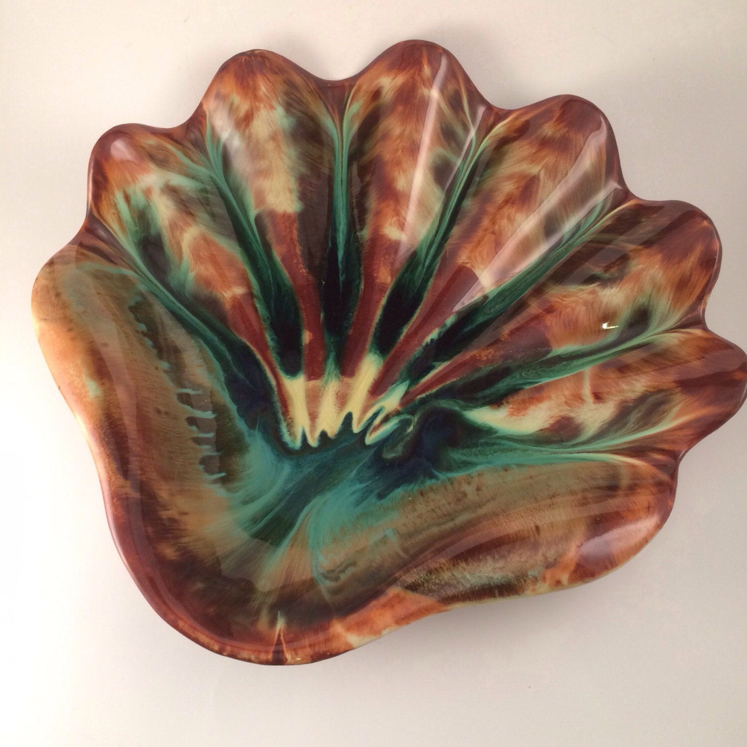 Massive 17″ Shell CCC Rainbow Canadian Pottery Clay Canada Bowl, Platter, Dish Haute Juice