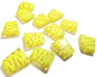 12 20mm Yellow Tiger Beads Yellow Animal Print Beads Tiger Stripe Beads Plastic Beads Trapezoid Beads Jewelry Making Smileyboy