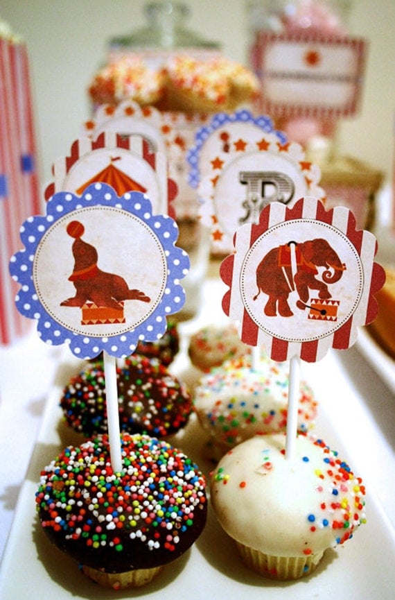 Vintage Circus Party Circles/Cupcake Toppers - INSTANT DOWNLOAD - Do it yourself printable birthday decorations by Sassaby Il_570xn