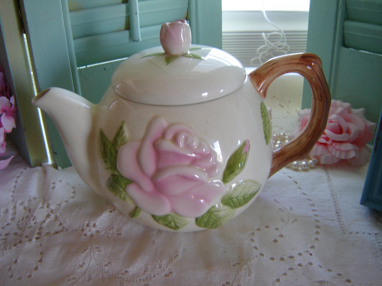 Vintage pink rose teapot/retro chic by mitzisvintage on Etsy