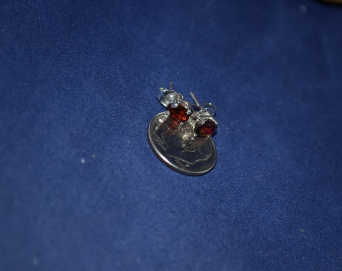 Red Garnet Stud Earrings, 6x4 Oval, Natural, Set in Sterling Silver E686
