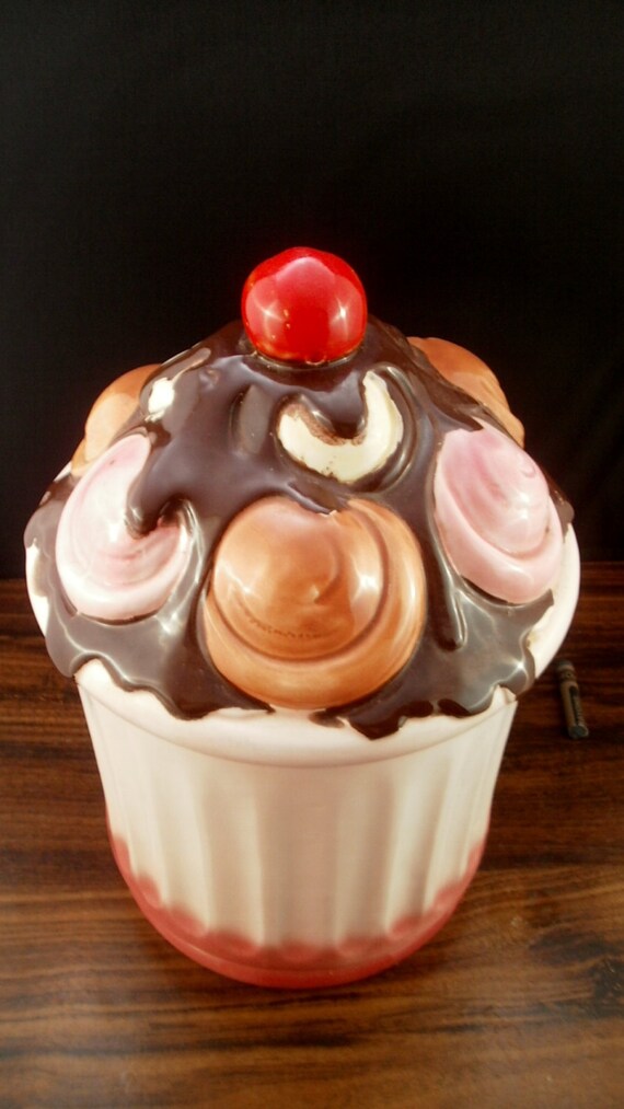 Vintage 1979 Cara Creations Corp cupcake ice cream cookie Jar