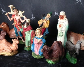 Mismatched vintage chalkware and plastic 11 piece nativity set made in ...