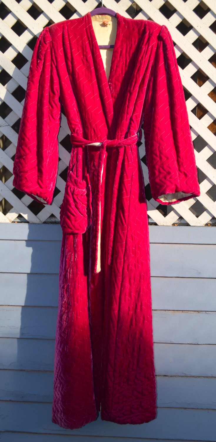 1940s Pink Velvet Robe