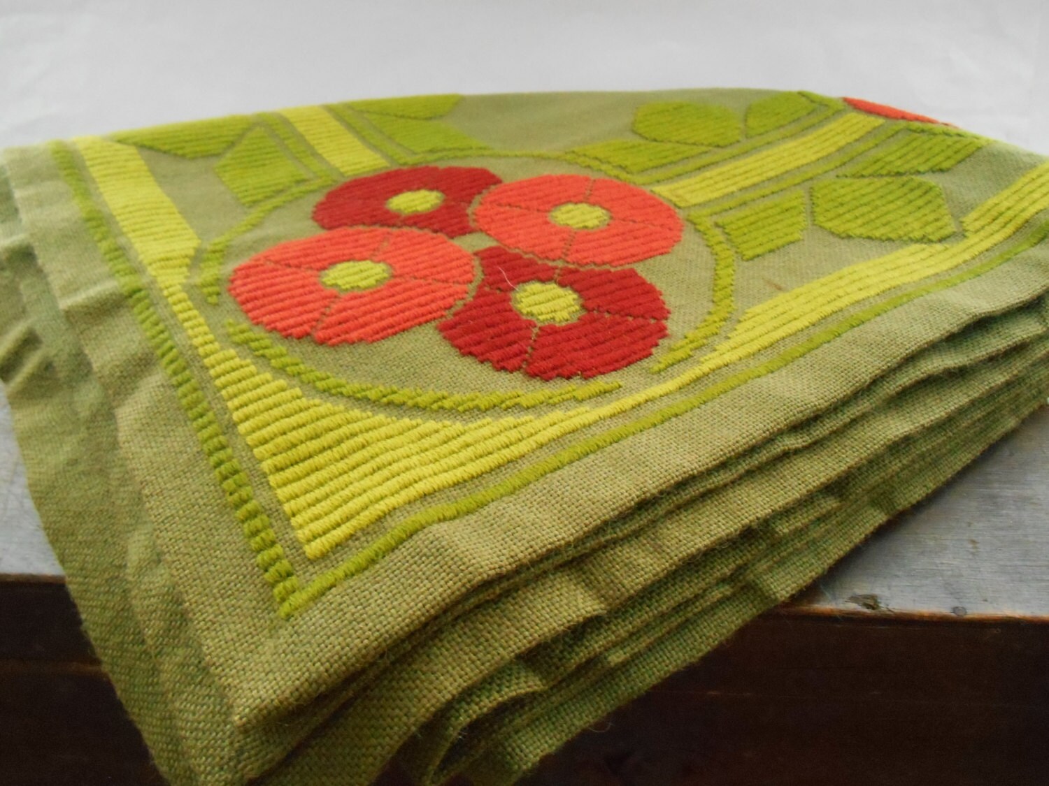 Embroidered throw blanket Table cloth with flowers Green red