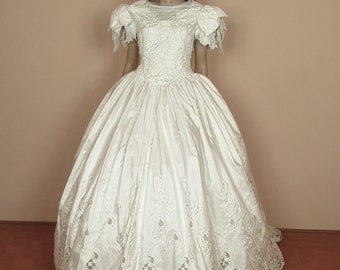 Wedding Dress 90s Very nice elegant ivory by ValenVintageWedding