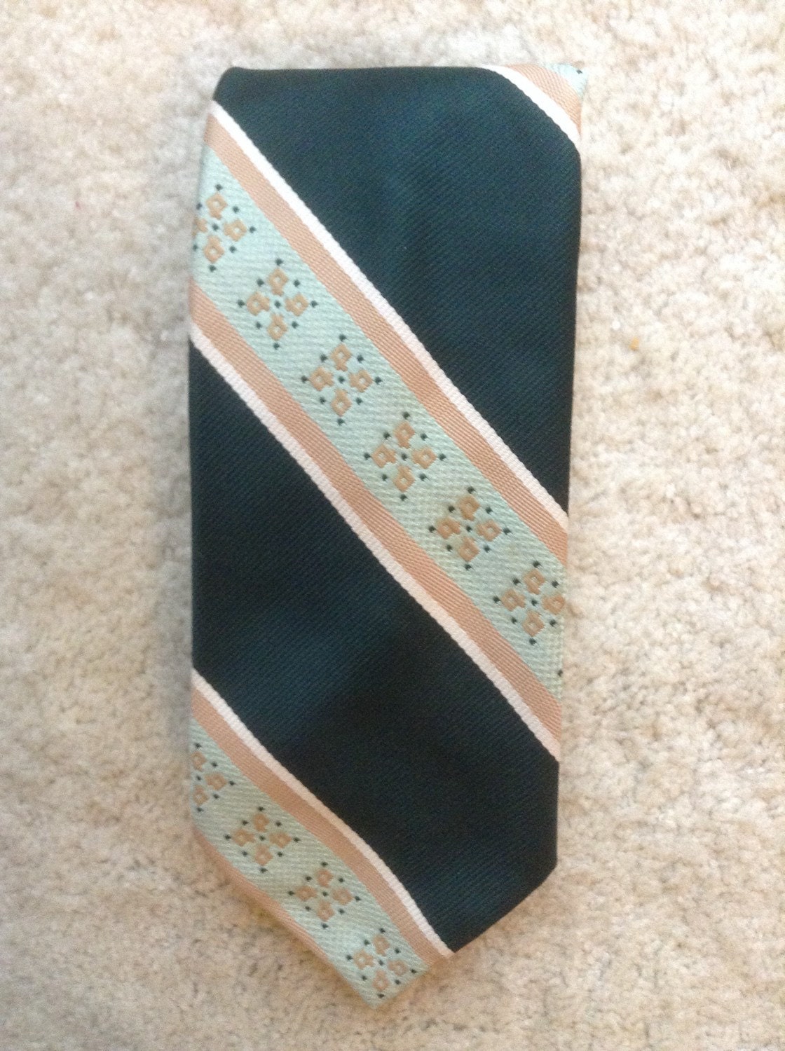 Montgomery Ward 70s Mens Necktie Dead Stock / Green Stripe