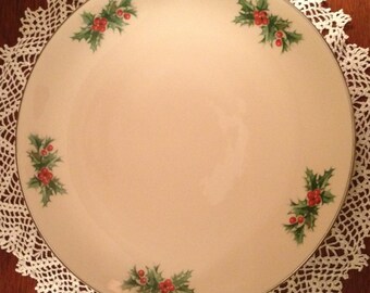 A beautiful Triomphe christmas dinner or serving plate.