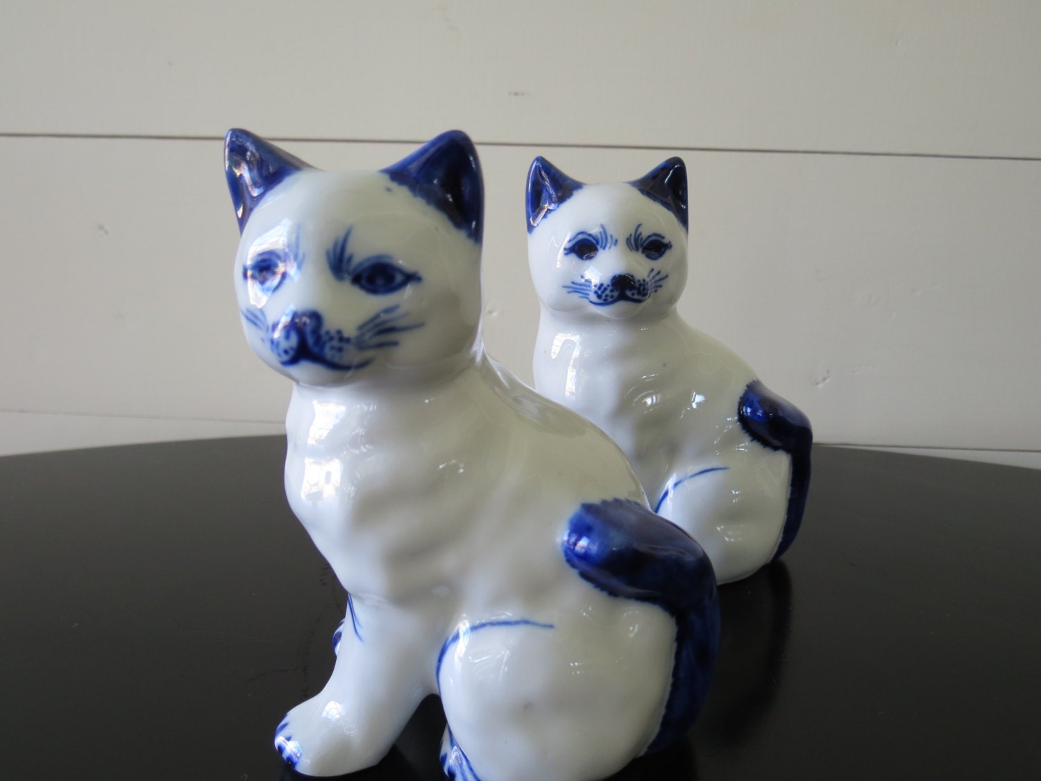 Vintage Chinese Cat Figurines Asian Blue and by InTheWhiteBarn