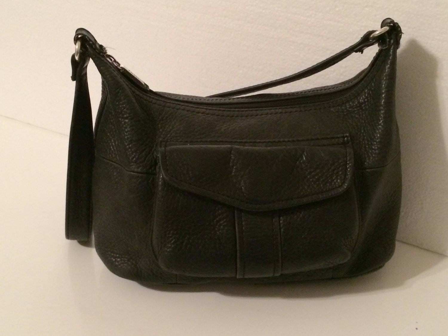 SALE Vintage Fossil Black Leather Handbag Medium size Fossil