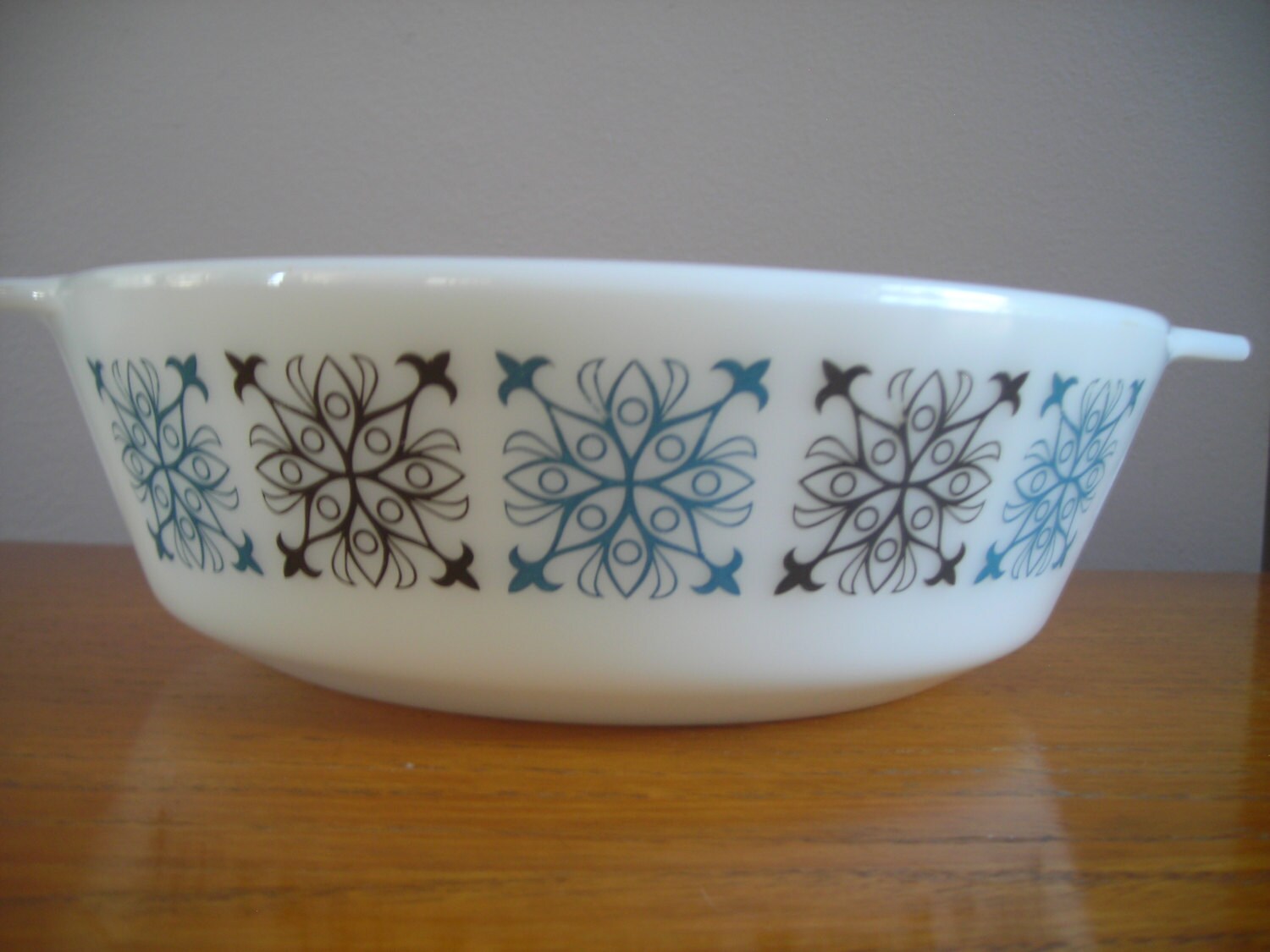 Vintage Jaj Pyrex Chelsea Design Large Casserole Oven To Table Serving Dish Late 1960’s 1970’s