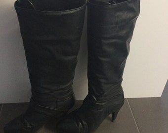 VTG 1980's black slouch boots size 6