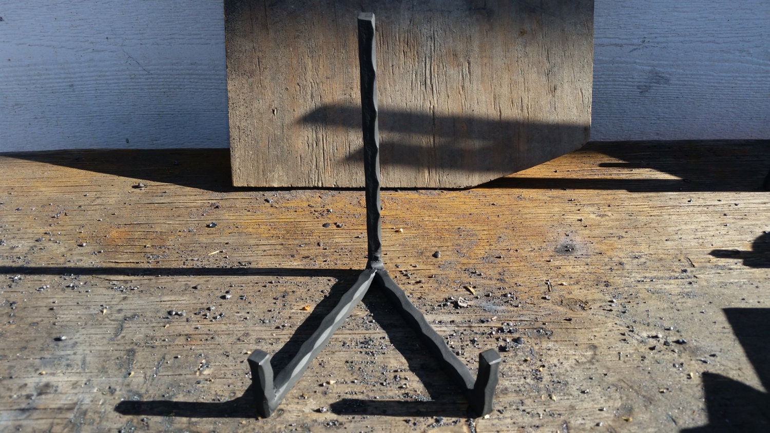 WHOLESALE WROUGHT IRON hammered easel stand