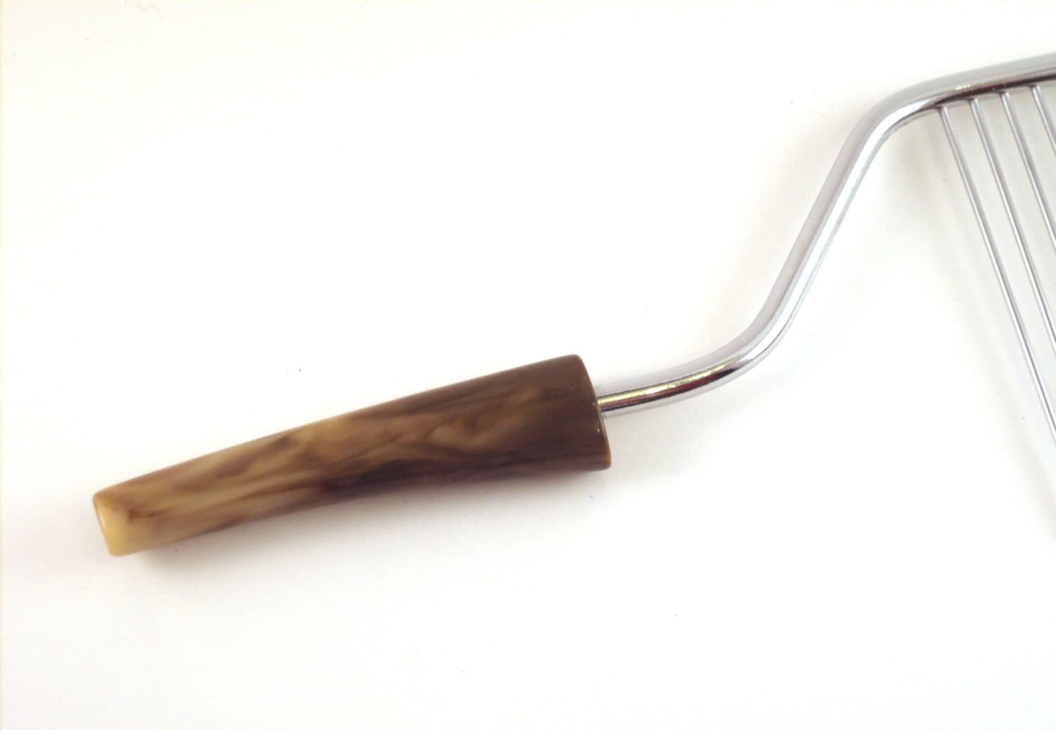 Hostess Cake Breaker the Mid Century serving essential Bone/Antler look