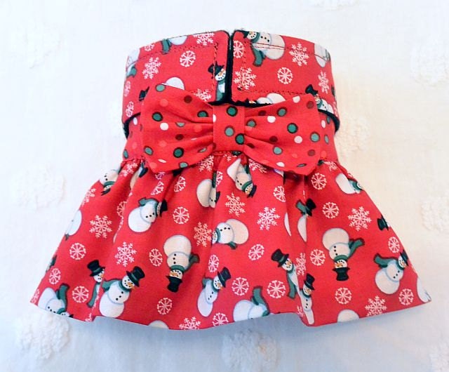 Female Dog Diaper Skirt Perfect for your dog by piddleronthewoof