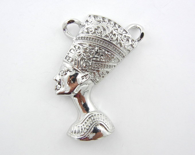 Silver-tone Double Link Nefertiti Pendant