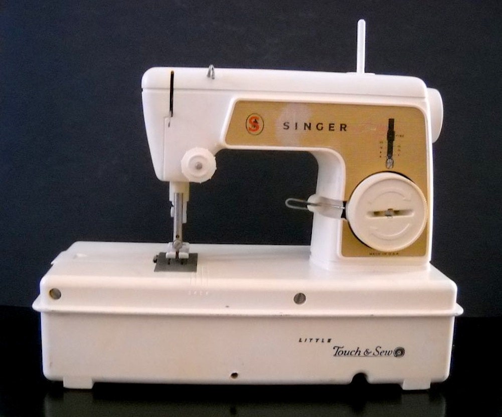 Vintage 1970s Singer Little Touch & Sew Mini Sewing Machine