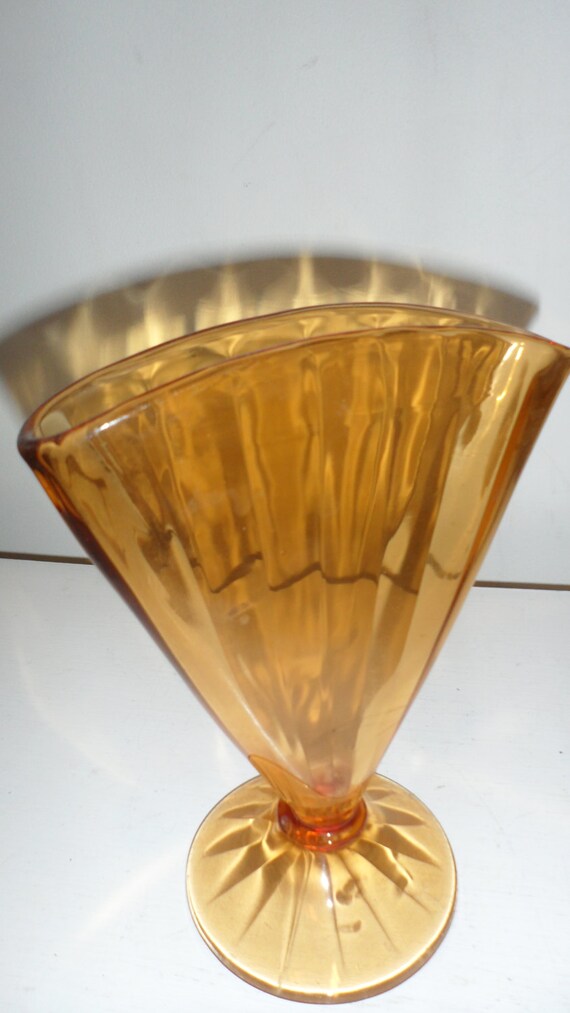 stunning amber gold glass fan vase wavy pattern by MyVintageStarr