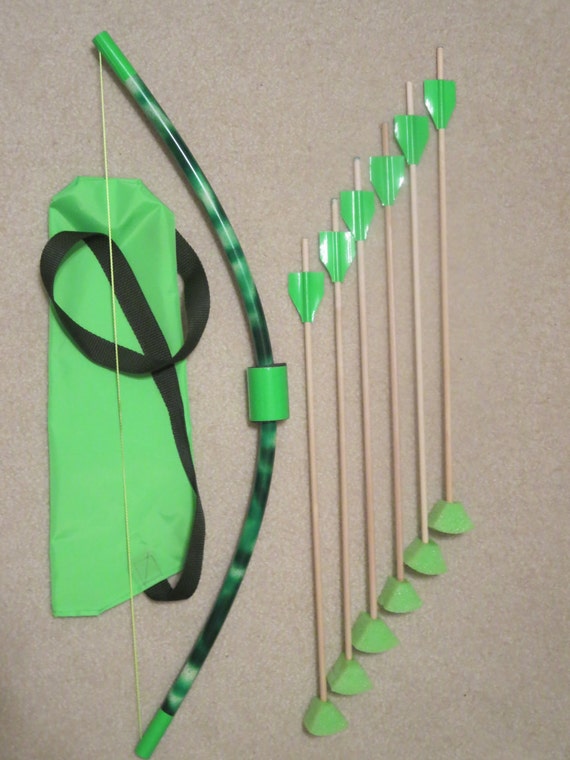 toy bow and arrow with quiver