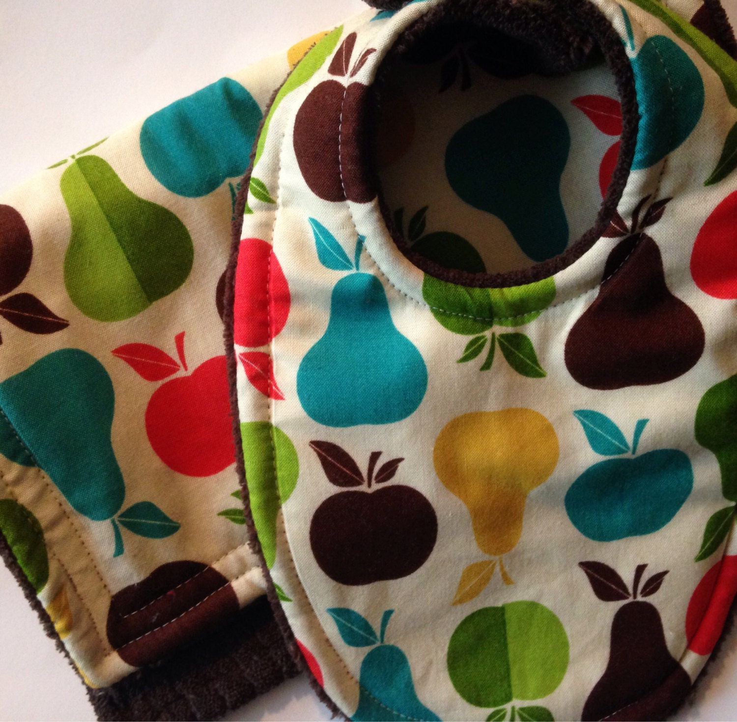 Baby Bib and Burp Cloth in Apples and Pears by BananasBoutique