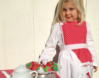 Sweet Little Girls Apron: Playtime Apron, Tea Time Apron, Girls Apron, Girls Gift Idea, Christmas Gift for Girls