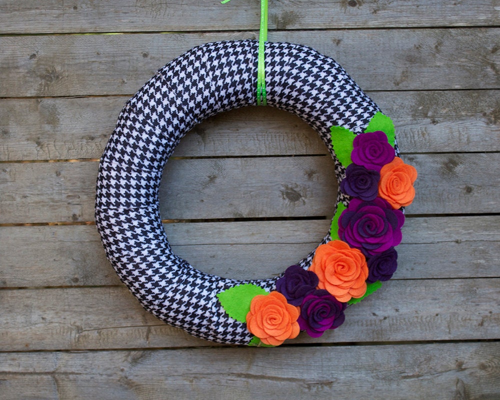 Bright Houndstooth Wreath with Purple & Orange Felt Flowers