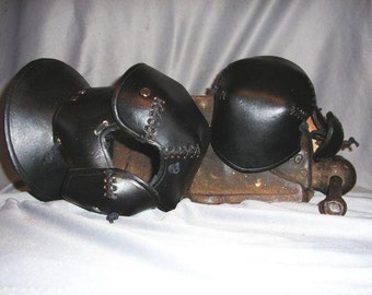 Leather Clam shell Gauntlets