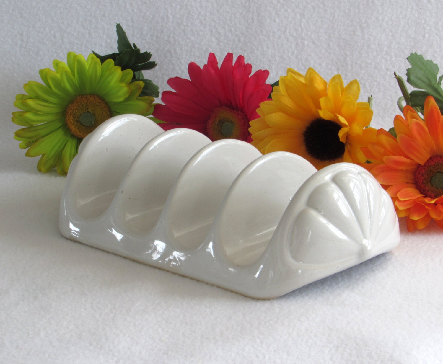 White Pottery Taco Rack Toast Holder Tray Holder