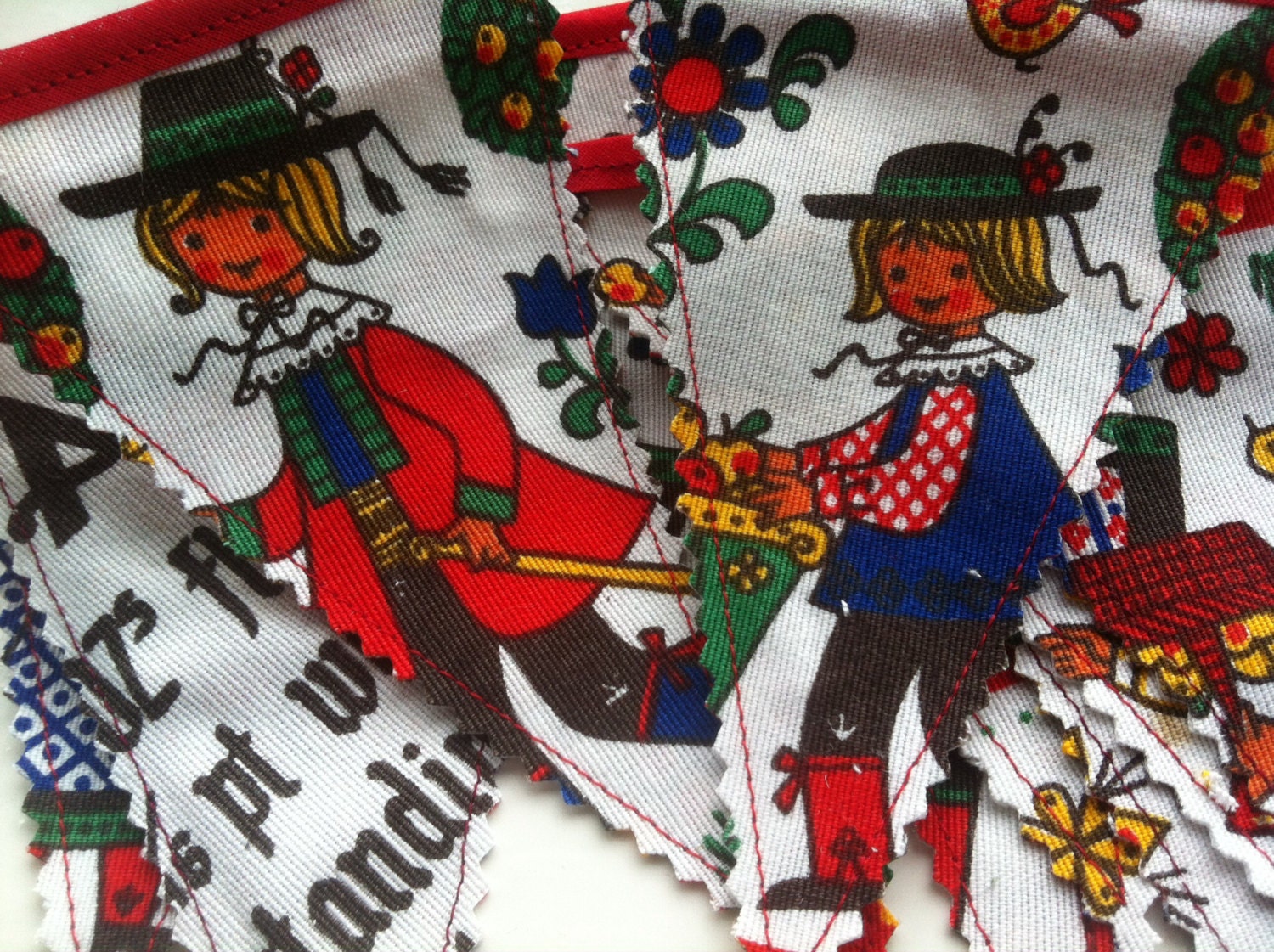 European/German theme mini fabric bunting 10 pennants flags