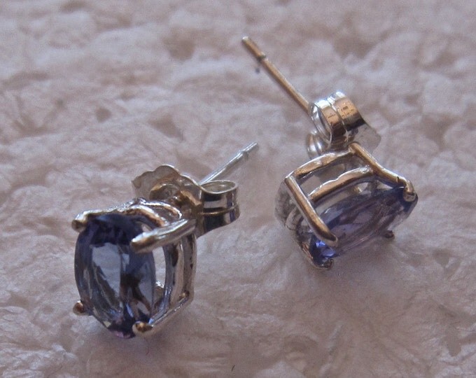 Tanzanite Stud Earrings, 7x5mm Oval, Natural, Set in Sterling Silver E741