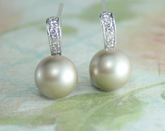 small pearl earrings,swarovski pearl earrings,swarovski platinum pearl earrings,pearl stud earrings,petite pearl earrings,taupe wedding