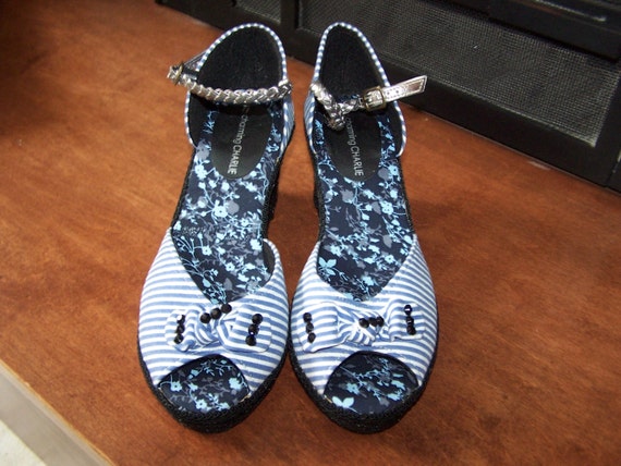 Charming Charlie Ladies Shoes Size 7.5 M embellished with