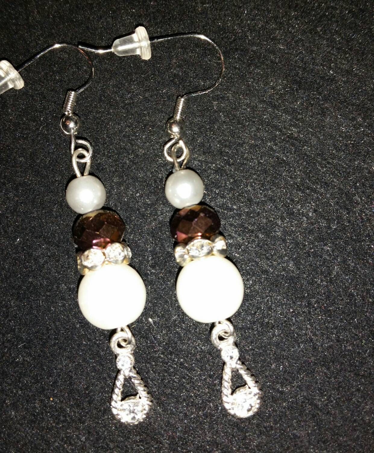 Beautiful dangling earrings by BowDizzy on Etsy