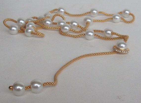 Vintage Lariat Necklace Glass Pearl Gold Rope by VintageByTiffinie