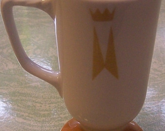 Vintage Homer Laughlin china mug crown design