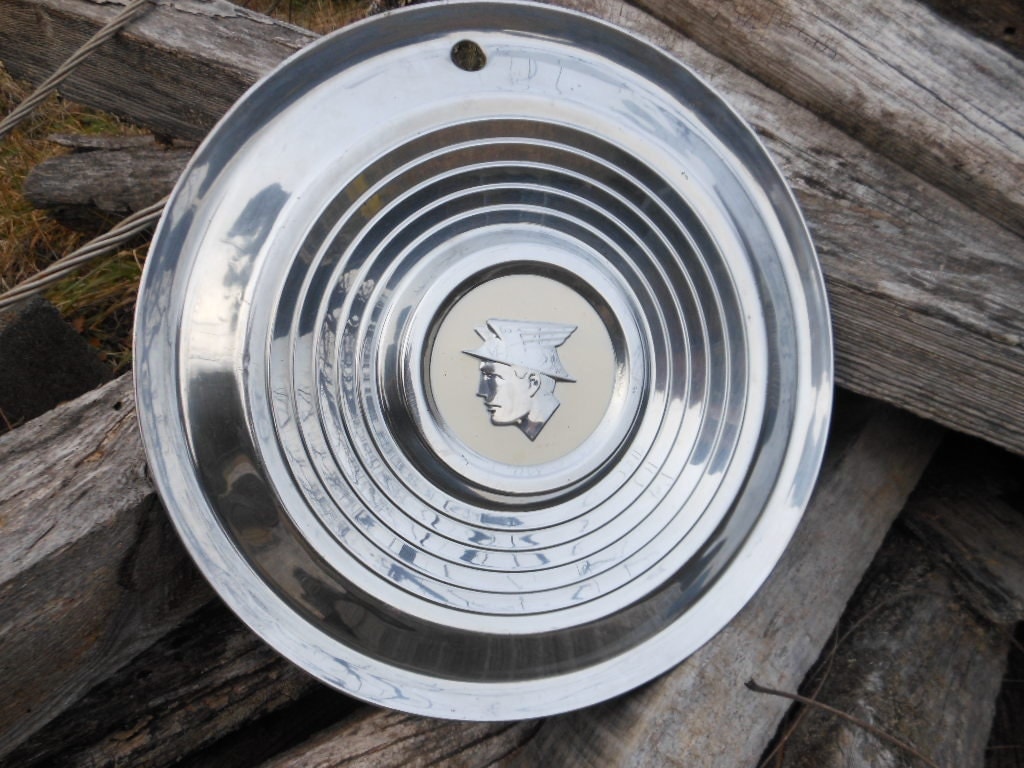 vintage mercury winged messenger hubcap 1956 garage