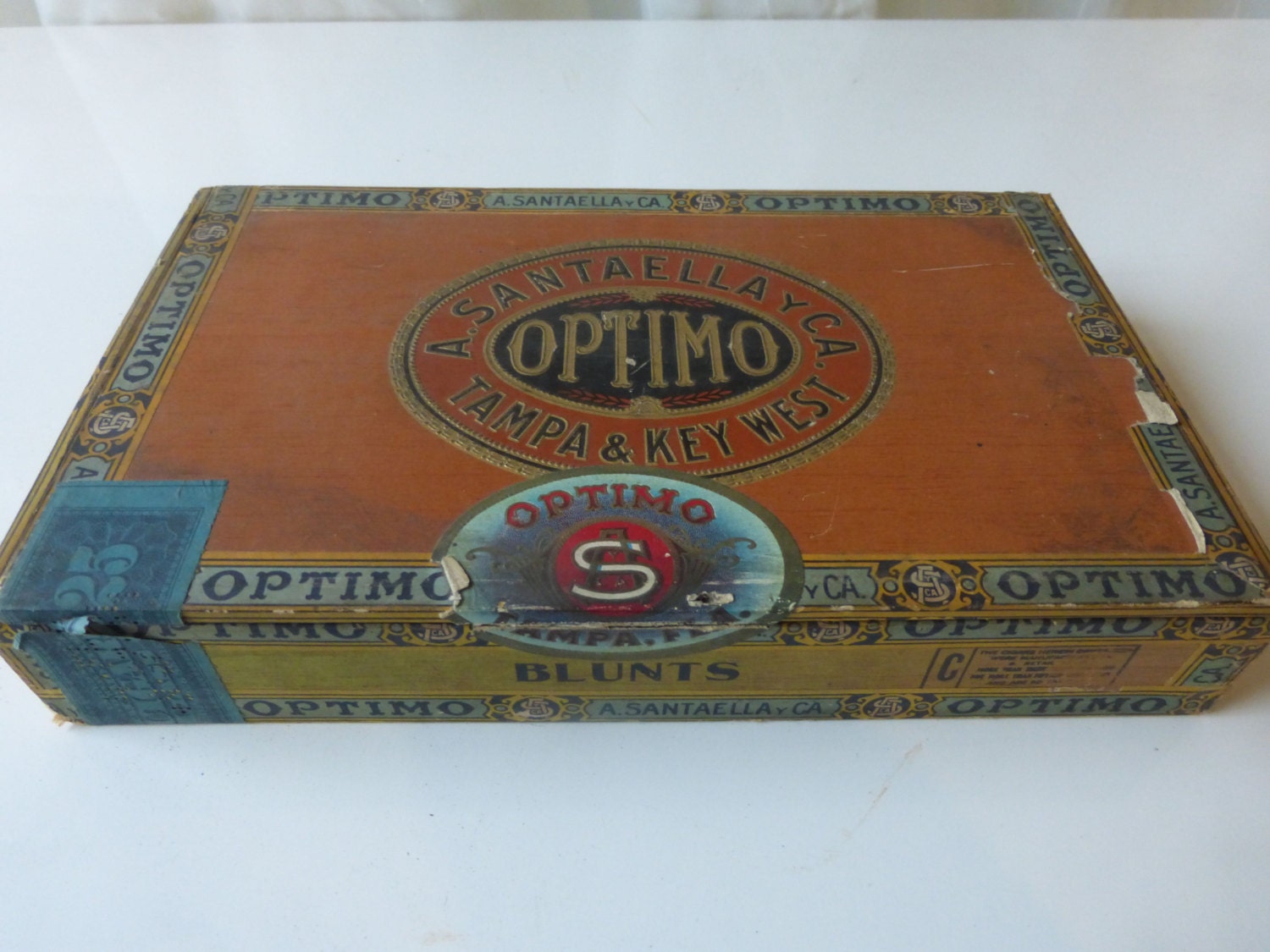Vintage Optimo Cigar Box from the late 1800's. Has all the