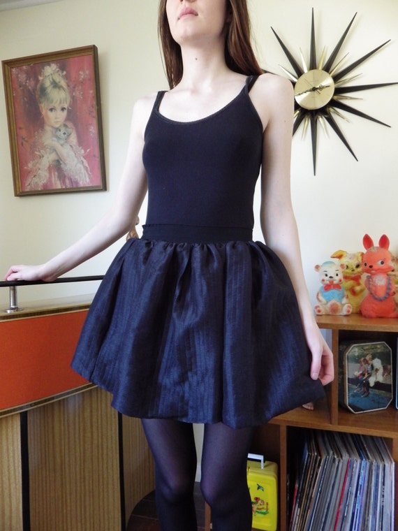 New wave 80s bubble skirt elasticised waist flounce galore