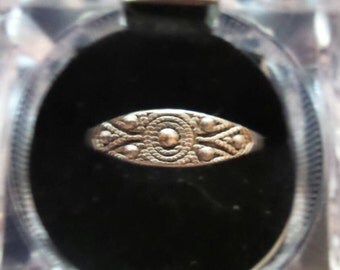 Avon© Silverplated Vintage Ring