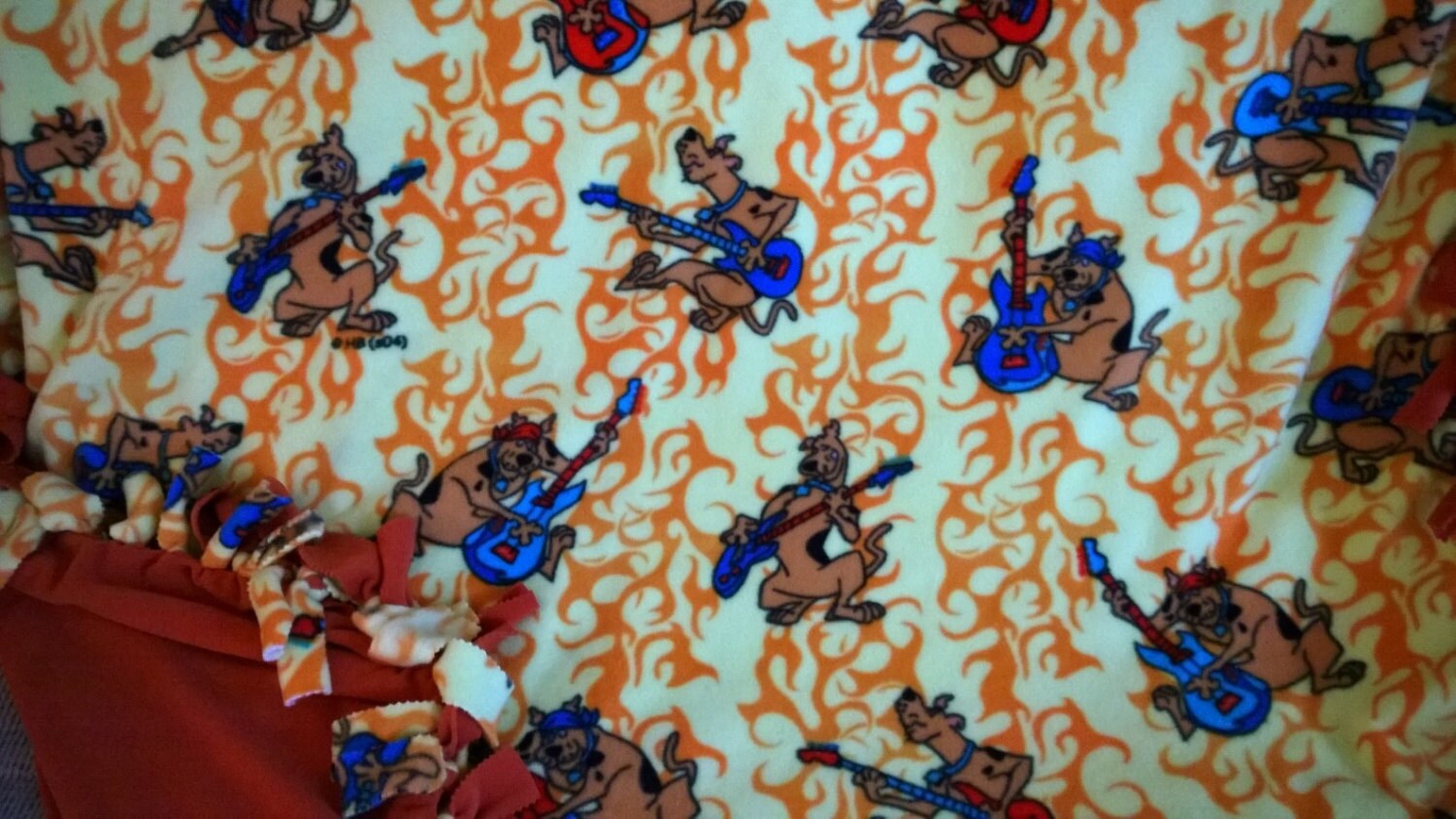 Scooby Doo Guitars No Sew Fleece Blanket