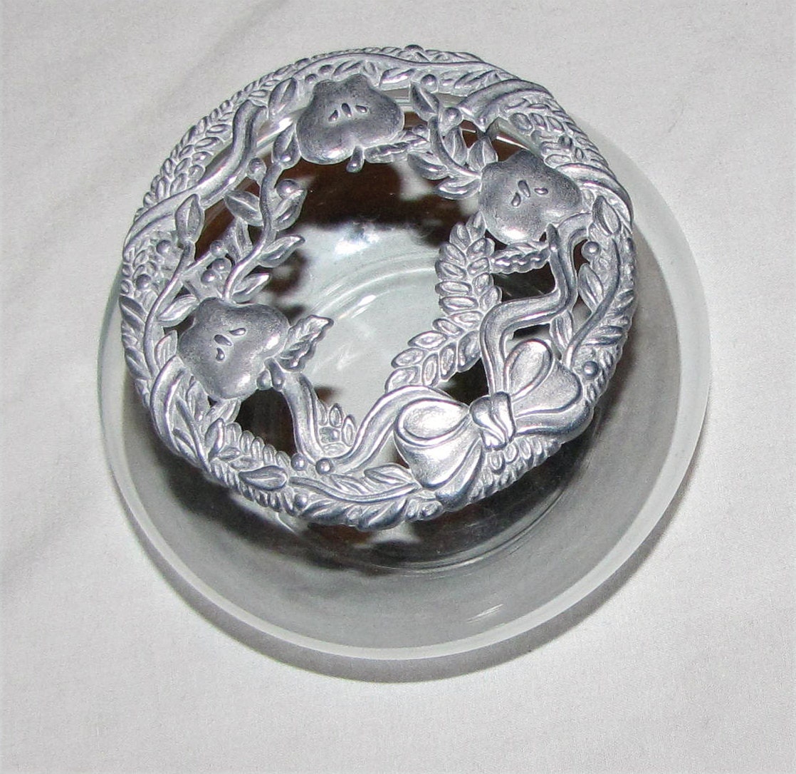 Vintage Hair Receiver Ornate Victorian Hair Tidy by