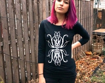 SALE - XL Graphic tee for women, womans tops tshirts, silkscreen womens t-shirt, womens tees, tops & tees, 3/4 sleeve tshirt, swirl deco