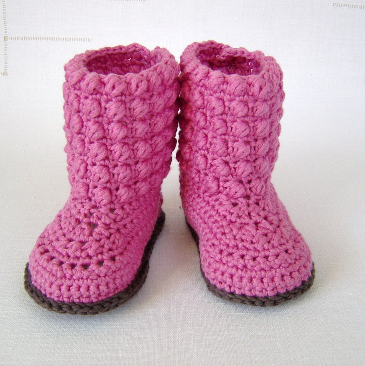 CROCHET PATTERN Baby Booties with Bubble Stitch Easy Photo