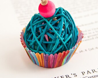 Mini Cupcakes - Small Animal Hamster Guinea Pig Bunny Rabbit Rat Chinchilla Hamster Toy Vine Paper Wood
